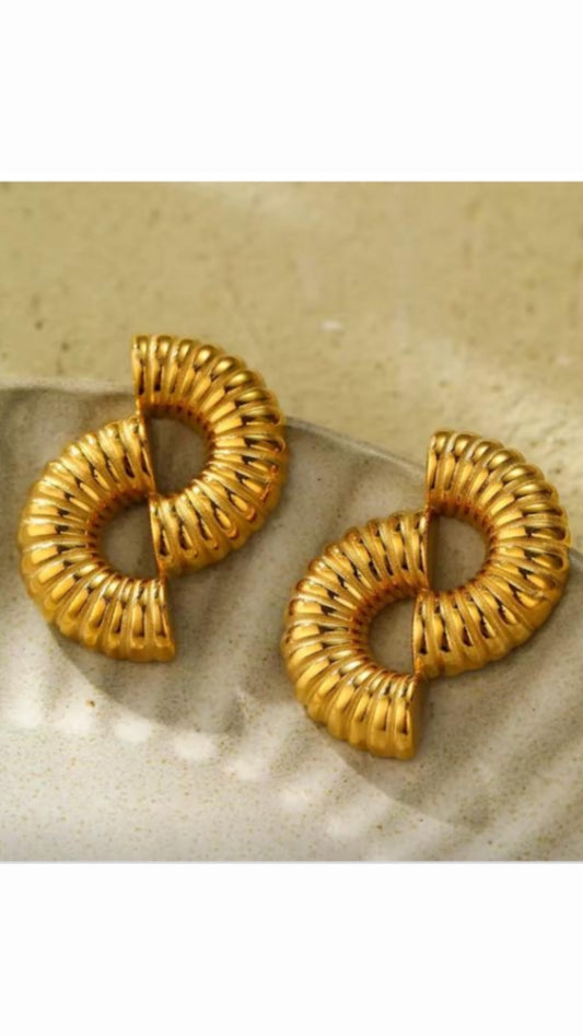 Upinde Earrings Gold Stainless Steel Earrings